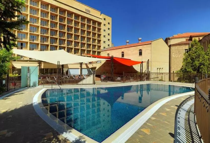 Fotos del hotel Armenia Marriott Hotel Yerevan:  2