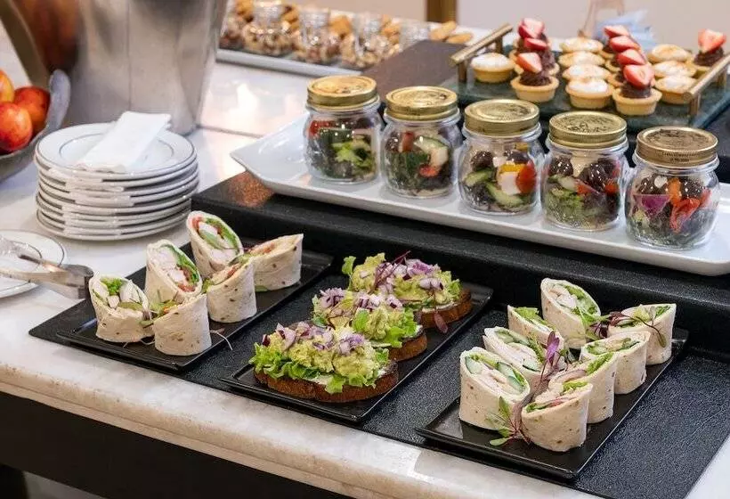 Fotos del hotel Protea Hotel By Marriott Johannesburg Balalaika Sandton:  5