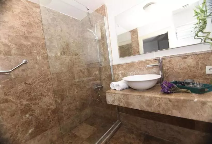 Fotos del hotel Etap Mola:  14