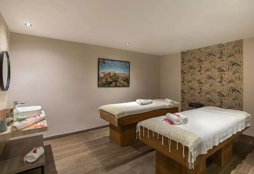 Fotos del hotel Golden Tulip El Mechtel:  11