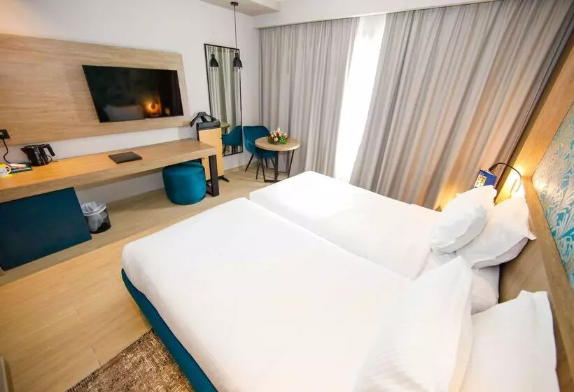 Fotos del hotel Golden Tulip El Mechtel:  5