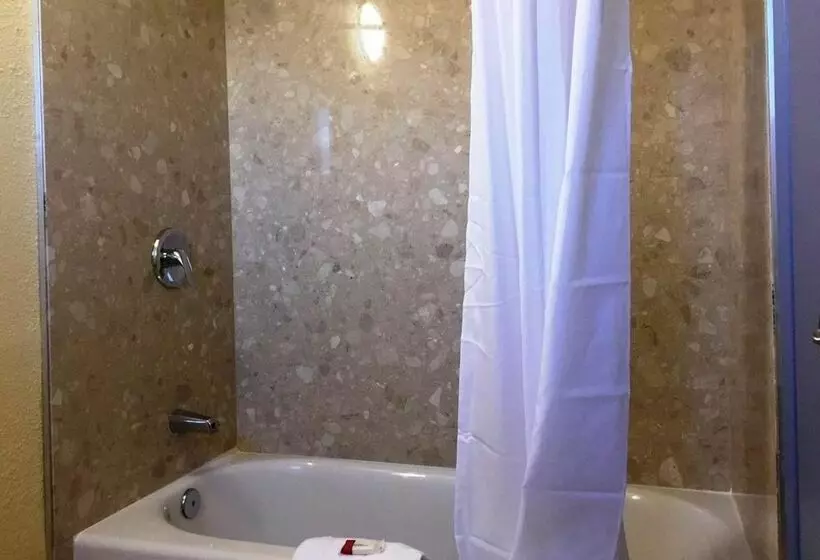 Fotos del hotel Days Inn By Wyndham Airport  Phoenix:  2