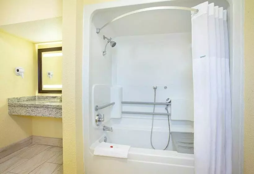 Fotos del hotel Days Inn By Wyndham Airport  Phoenix:  6