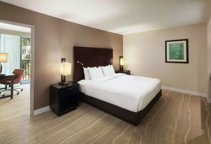 Doubletree By Hilton San Diego Hotel Circle