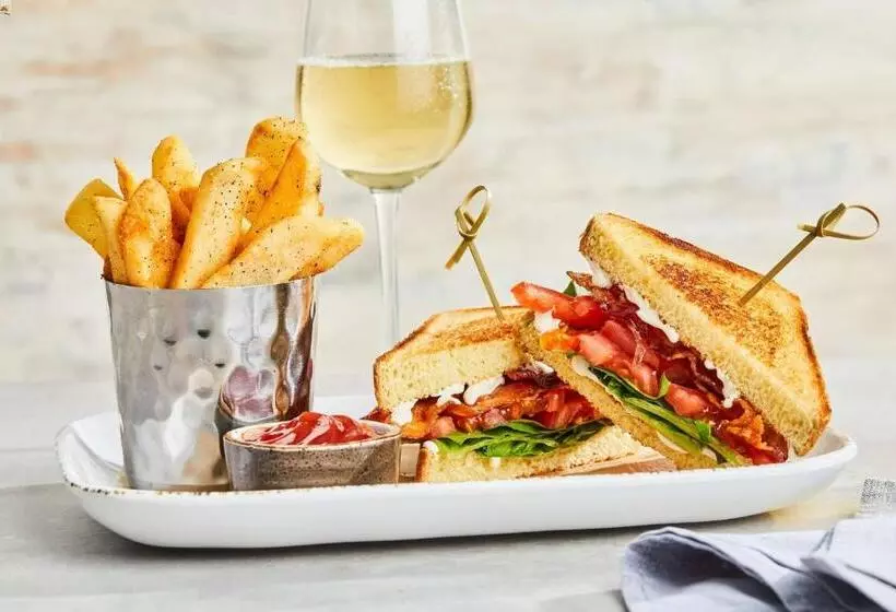 Fotos del hotel Courtyard By Marriott Philadelphia City Avenue:  4