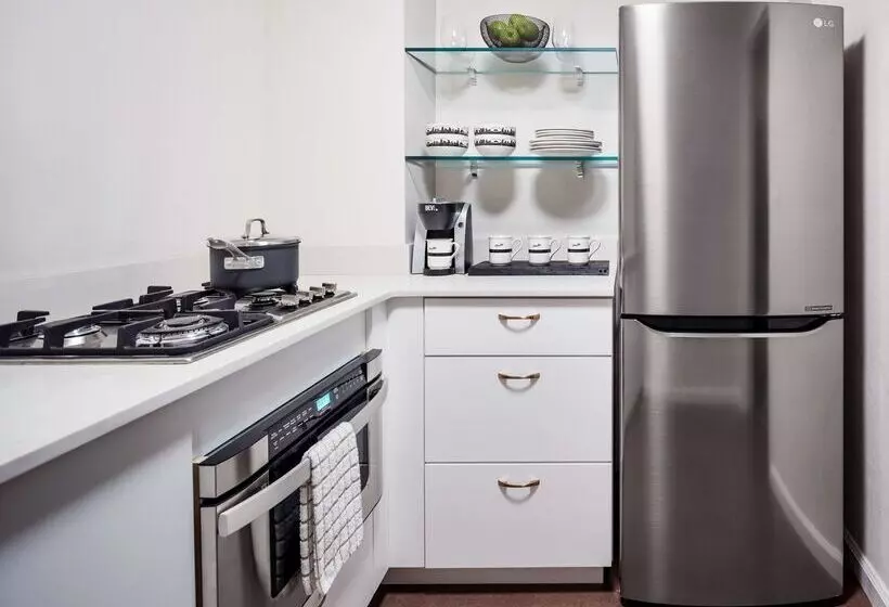 Fotos del hotel Gardens Suites Hotel By Affinia:  6