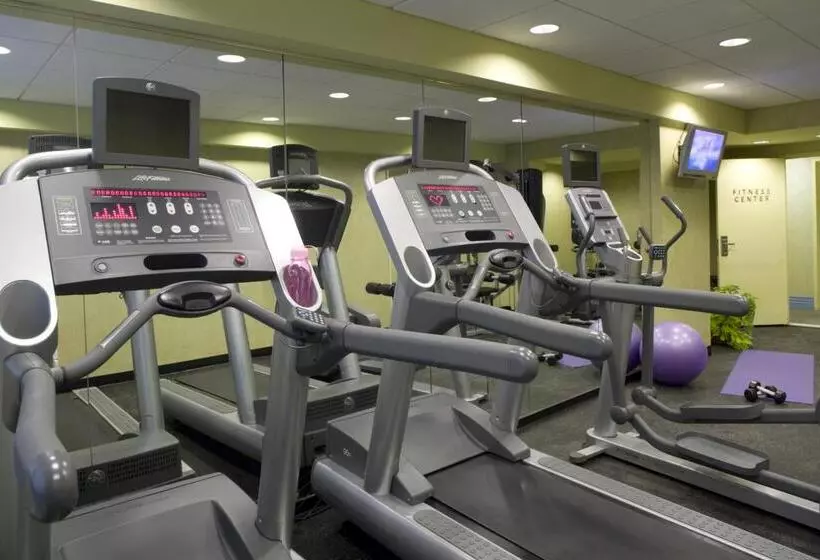 Fotos del hotel Gardens Suites Hotel By Affinia:  4