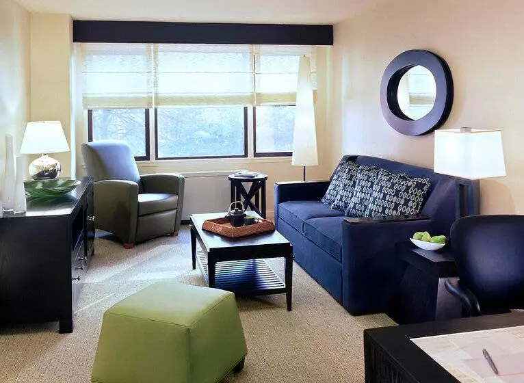 Fotos del hotel Gardens Suites Hotel By Affinia:  25