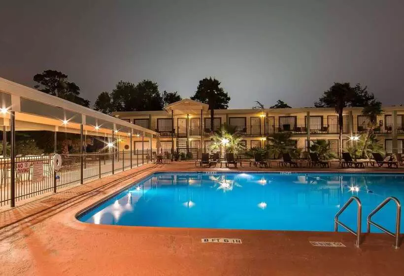 Fotos del hotel Ramada By Wyndham Houston Intercontinental Airport East:  2