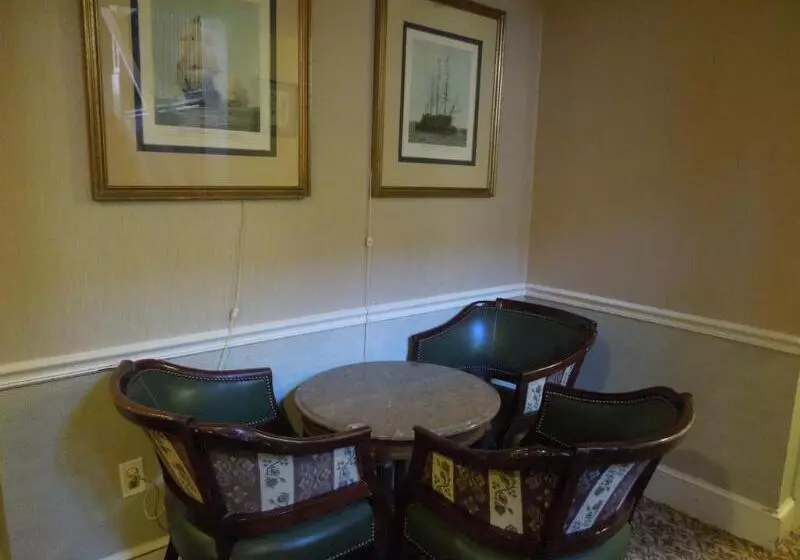 Fotos del hotel Dupont Circle Embassy Inn By Found:  9