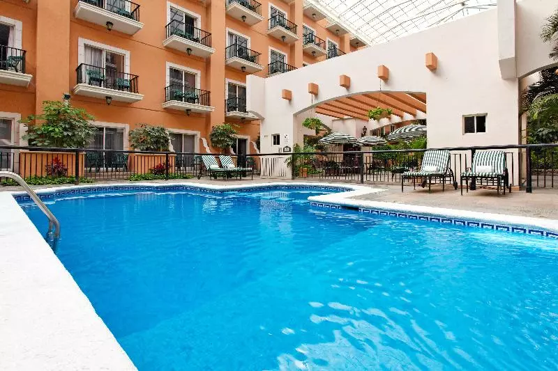 Fotos del hotel Holiday Inn Express - Monterrey - Tecnologico, An Ihg:  3