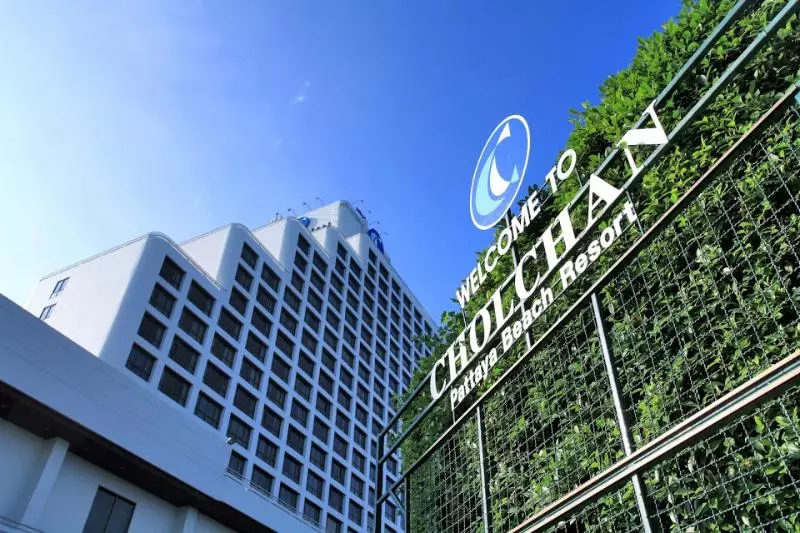Cholchan Pattaya Beach Resort