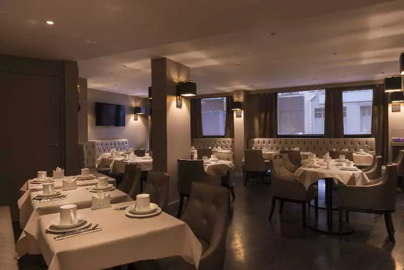 Fotos del hotel La Villa Des Ternes:  8