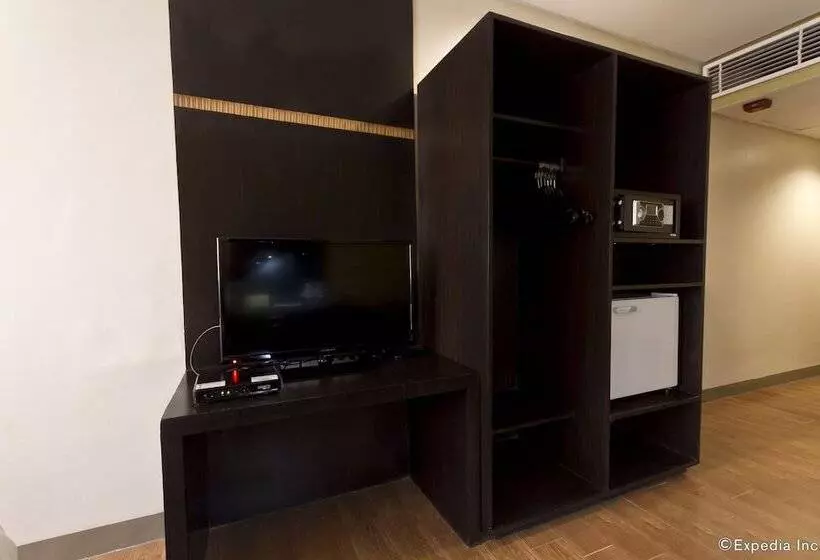 Summit Circle Cebu  Quarantine