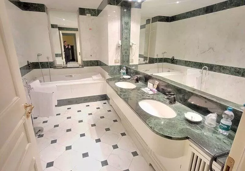 Fotos del hotel Tower Genova Airport   & Conference Center:  8