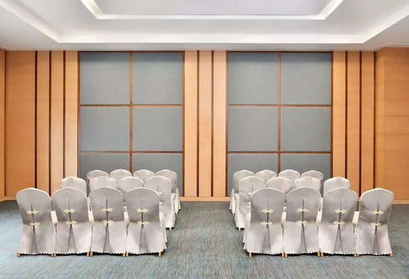 Fotos del hotel Fairfield By Marriott Ahmedabad:  18