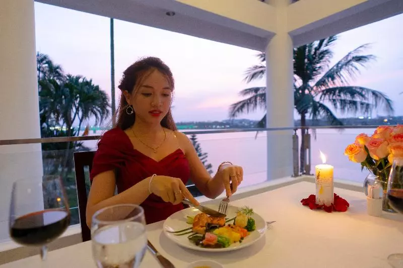 Fotos del hotel Century Riverside Hue:  2