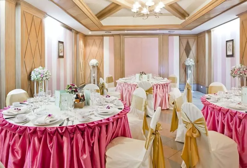 Fotos del hotel Charoen:  10