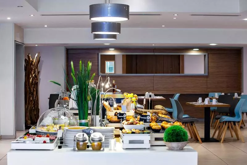 Fotos del hotel Mercure Paris Vaugirard Porte De Versailles:  14