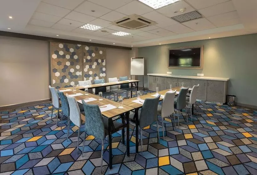 Fotos del hotel Stayeasy Emnotweni:  14