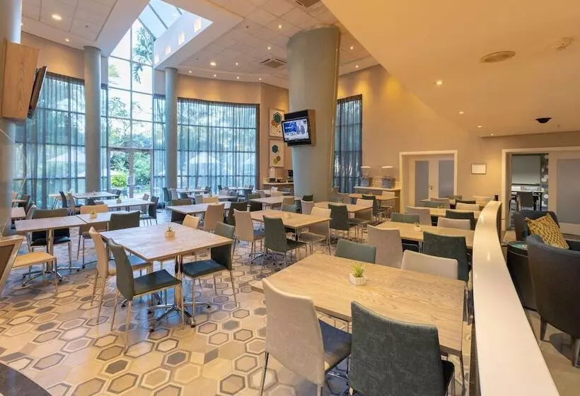 Fotos del hotel Stayeasy Emnotweni:  3