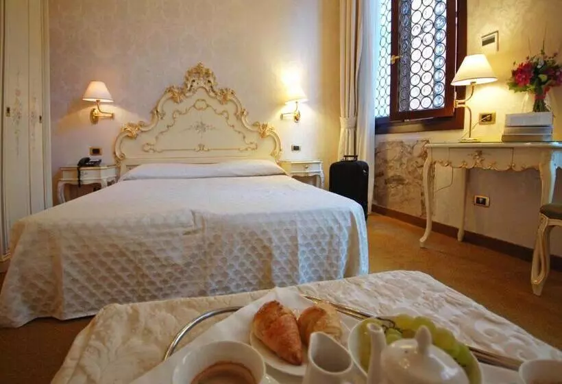 Fotos del hotel Torino:  11