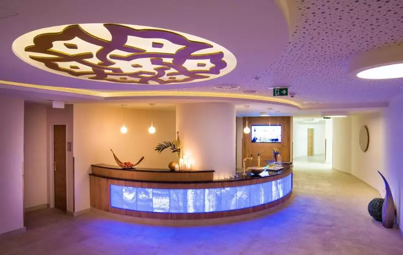 Fotos del hotel österreichischer Hofim Bademantel Direkt In Die Alpentherme:  9