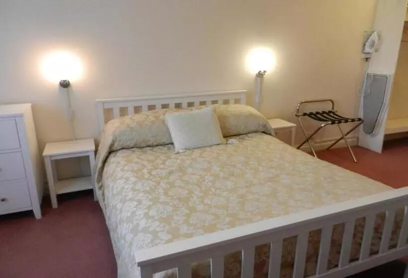 Schoolhouse Restaurant And