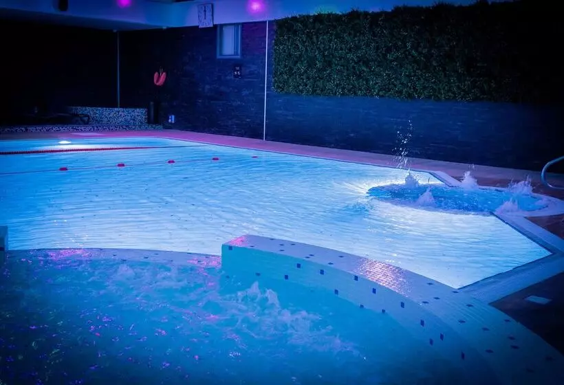 Fotos del hotel Village Hotel Cardiff:  11