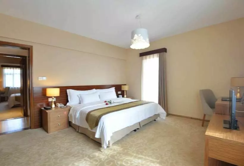 Ming Wah International Convention Centre