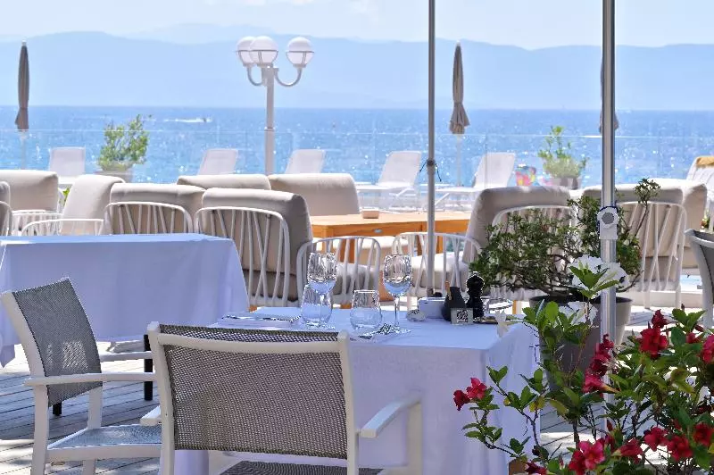 Fotos del hotel Hôtel Restaurant Dolce Vita:  11