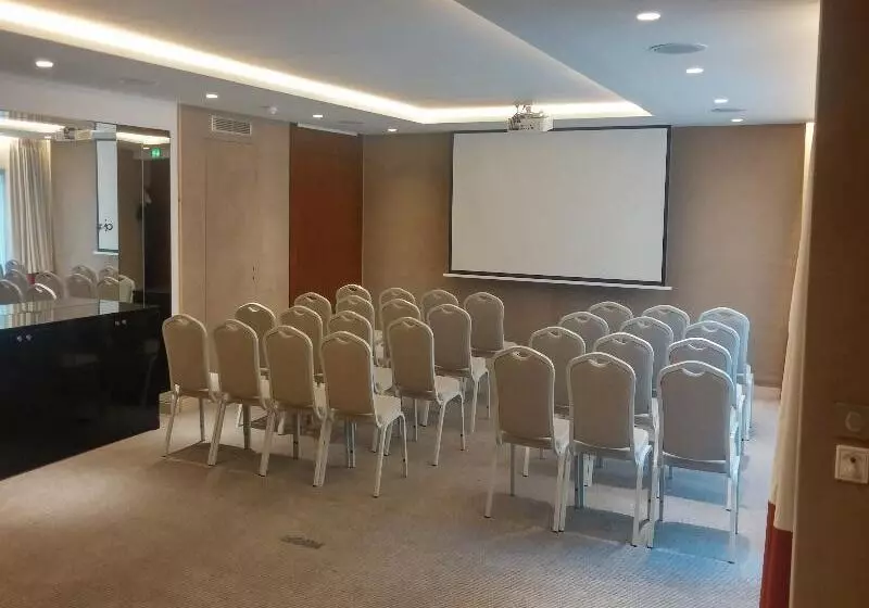 Fotos del hotel Hôtel Le M:  17