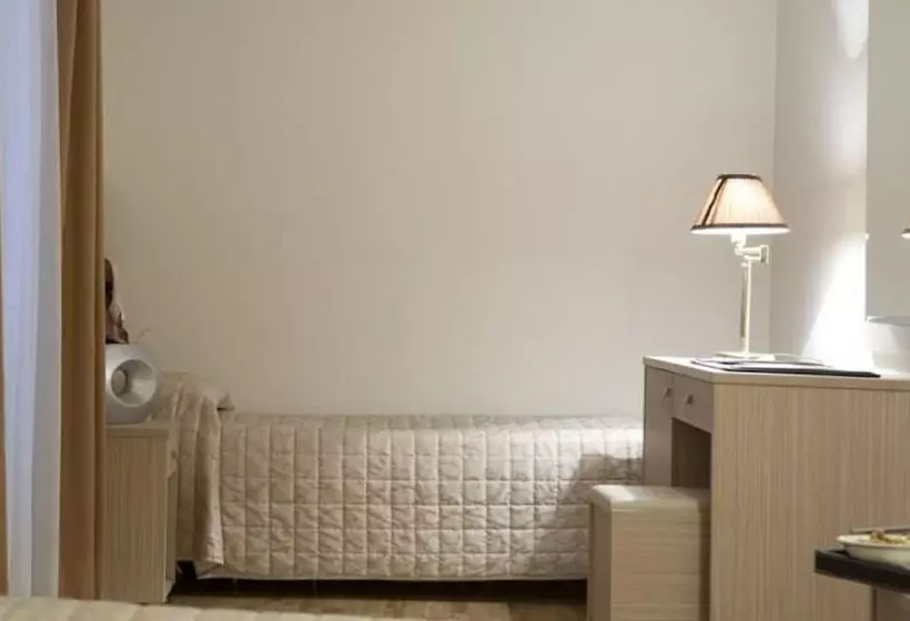 Fotos del hotel Hôtel Lebron:  13