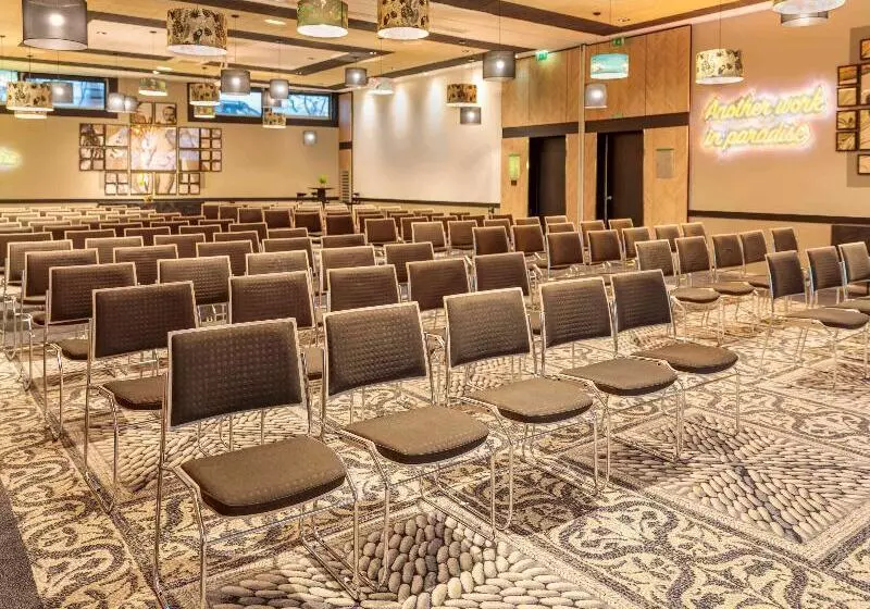 Fotos del hotel Novotel Paris 14 Porte D'orléans:  22