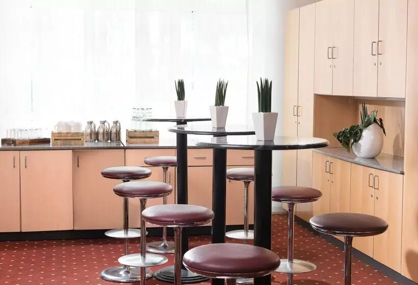 Fotos del hotel Ibis Styles Berlin Treptow:  5