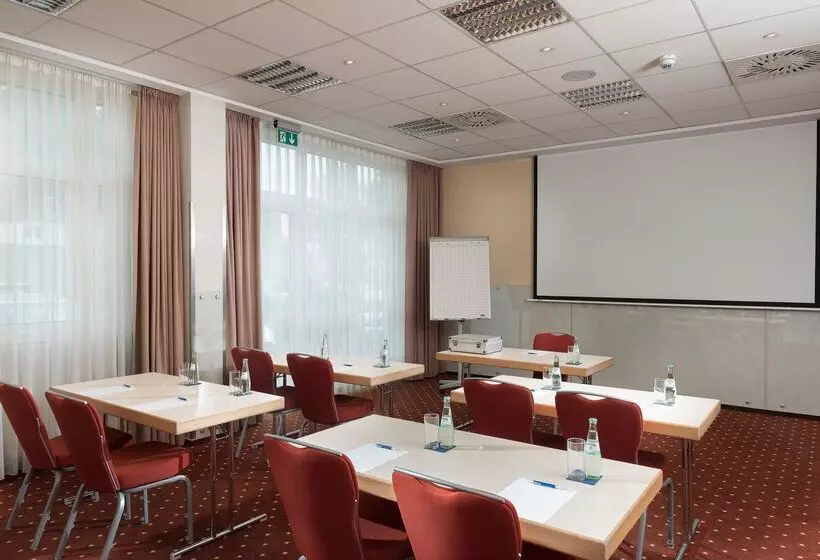 Fotos del hotel Ibis Styles Berlin Treptow:  6