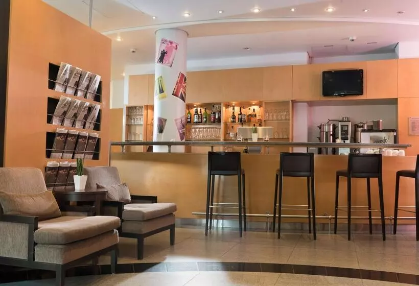 Fotos del hotel Ibis Styles Berlin Treptow:  12