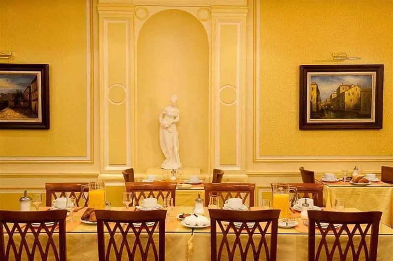 Fotos del hotel Touring Opera:  4