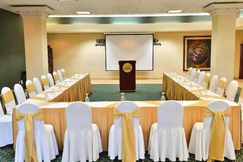 Fotos del hotel Plaza Del Libertador:  8