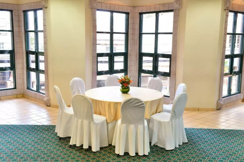 Fotos del hotel Plaza Del Libertador:  14