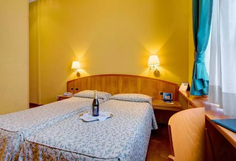 Fotos del hotel Corot:  10