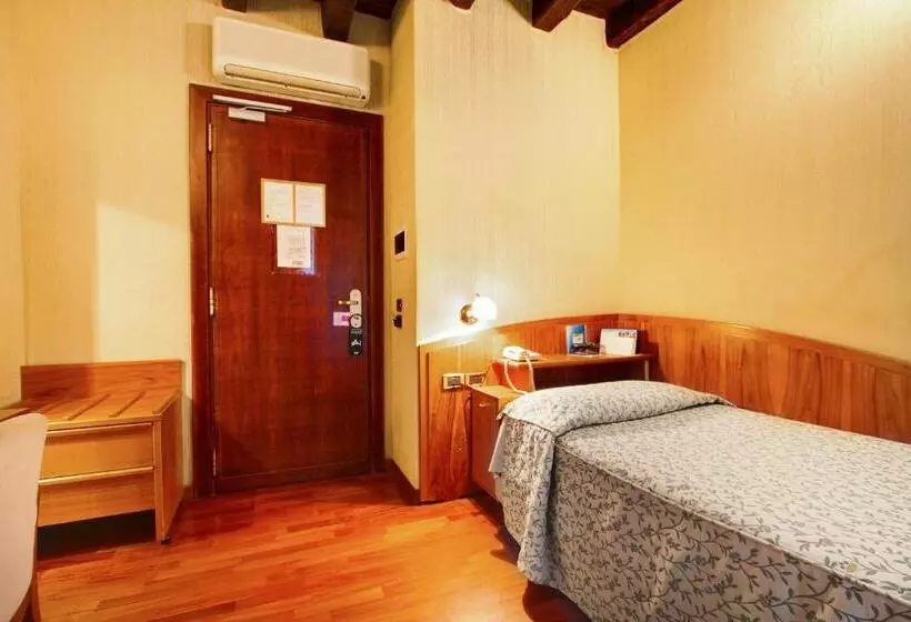 Fotos del hotel Corot:  5