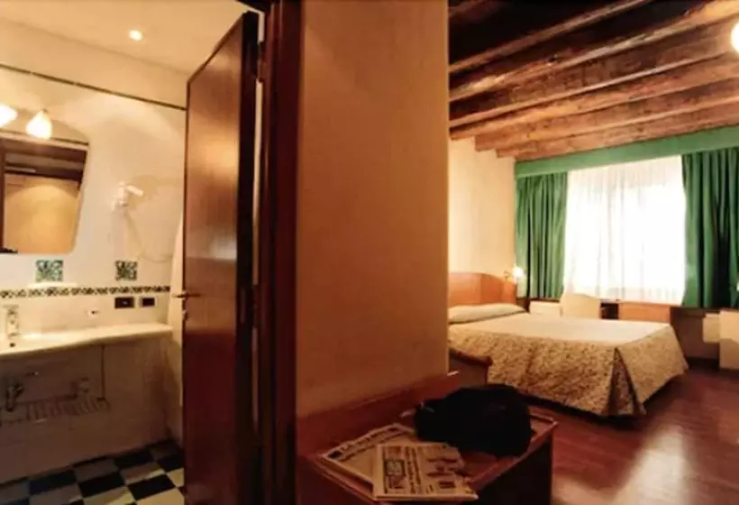 Fotos del hotel Corot:  25