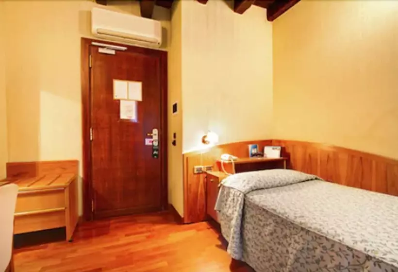 Fotos del hotel Corot:  7