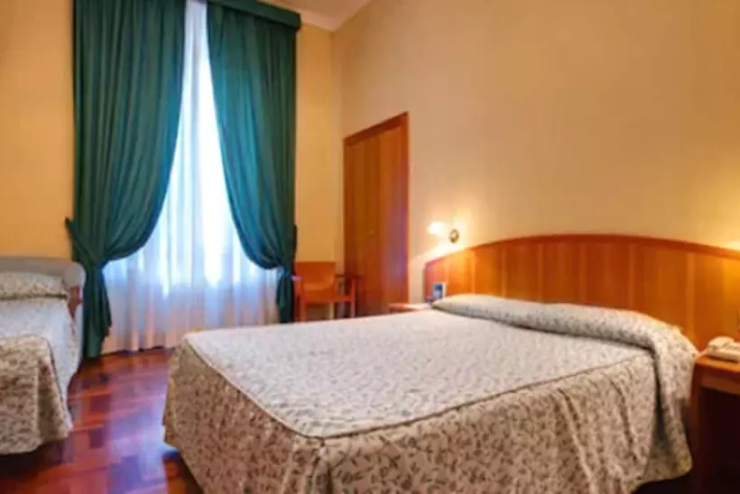 Fotos del hotel Corot:  16