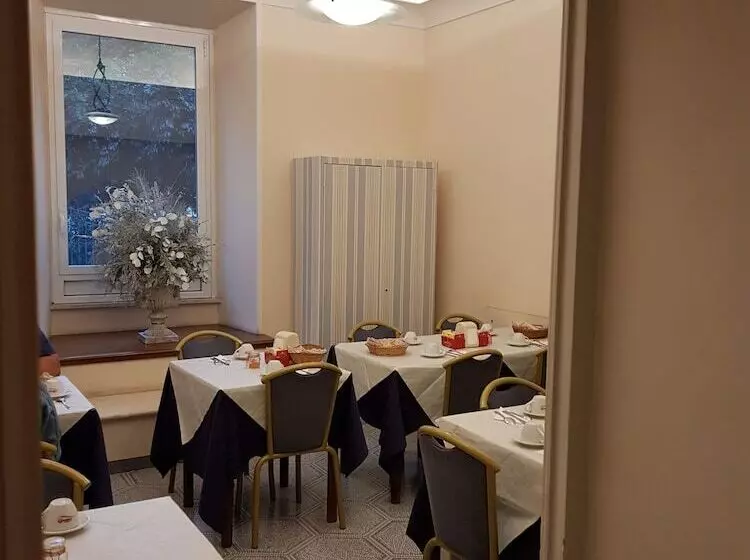 Fotos del hotel Kennedy:  8