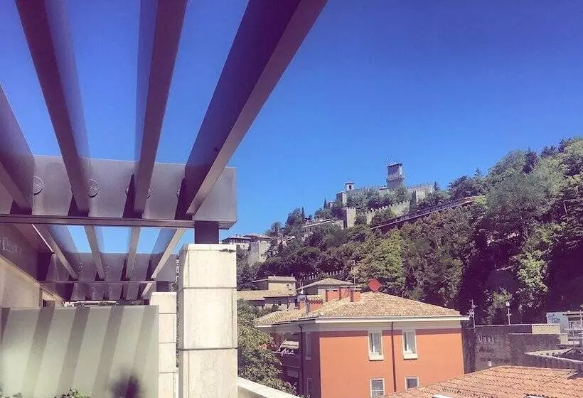 Fotos del hotel Joli:  24