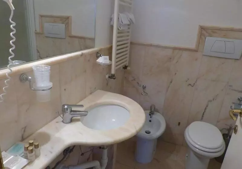 Fotos del hotel Joli:  5