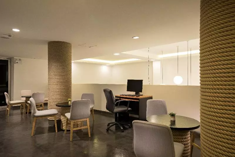 Fotos del hotel Oakwood Journeyhub Pattaya:  19