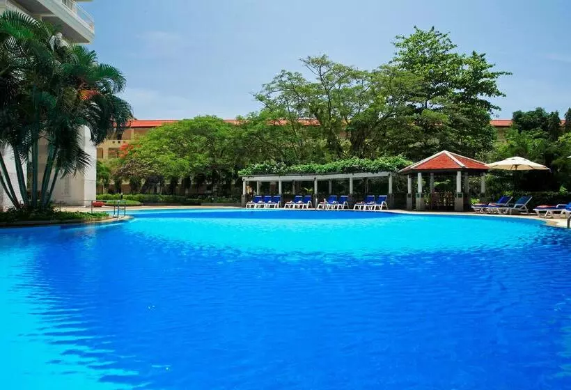 Fotos del hotel Waterfront Suites Phuket By Centara:  7